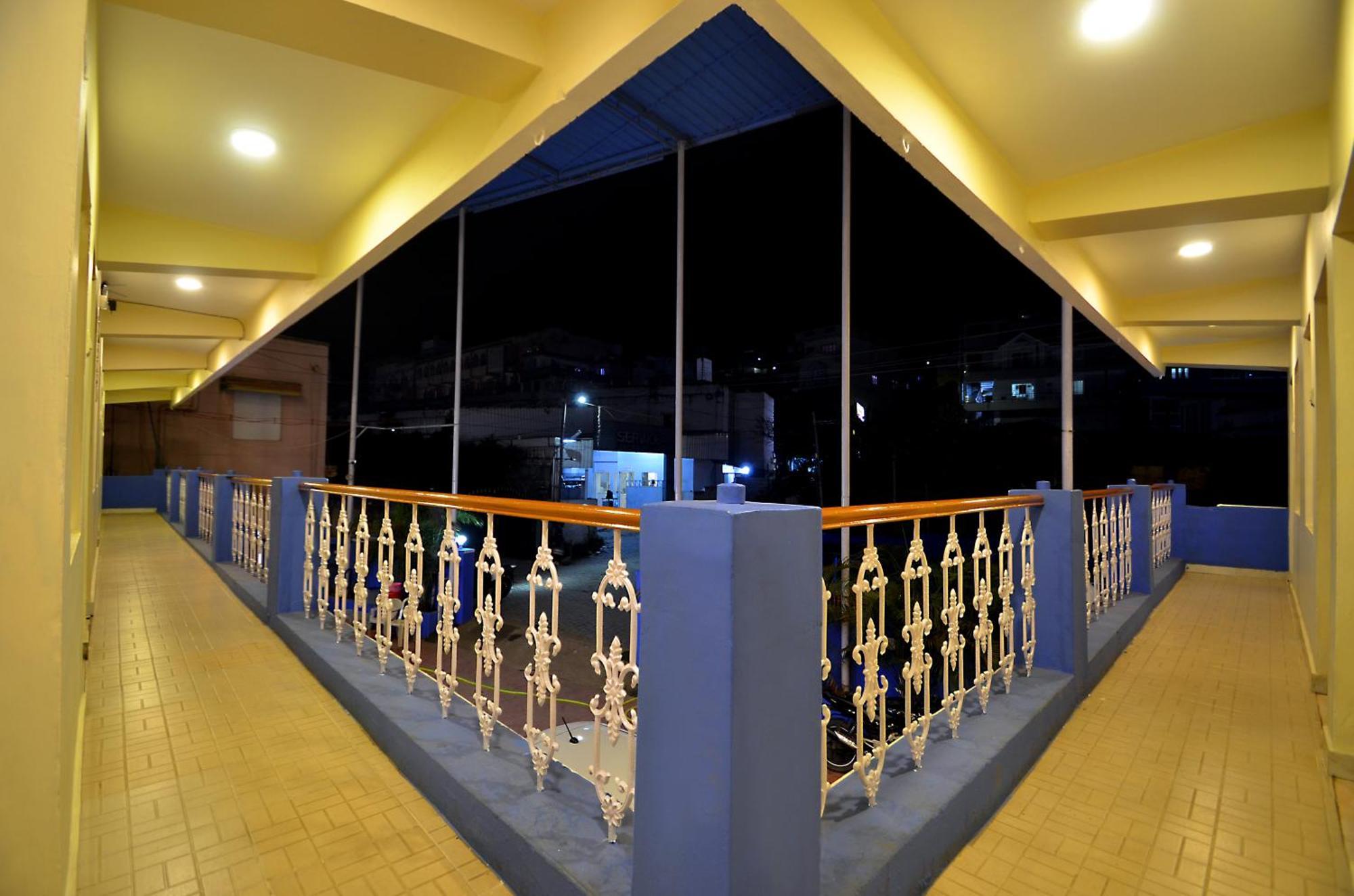 Estay Sk Residency Утакаманд Экстерьер фото